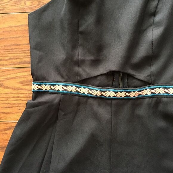 Umgee peek a boo high waist shorts romper. L - Picture 4 of 4